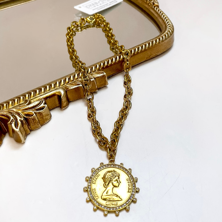 CHANSUTT PEARLS | Coin Short Chain Necklace in Gold