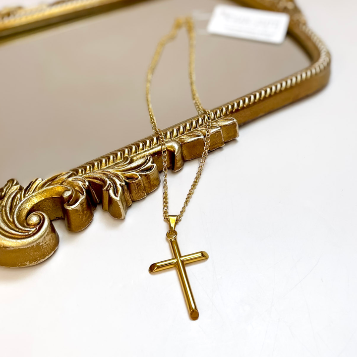 CHANSUTT PEARLS | Cross Pendant Necklace in Gold