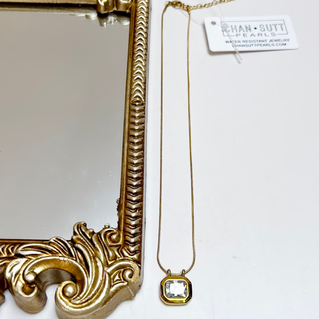 CHANSUTT PEARLS | Daisy Crystal Pendant Necklace in Gold