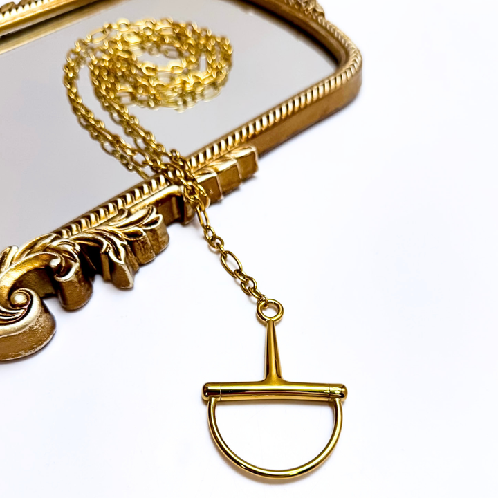 CHANSUTT PEARLS | Large Horsebit Adjustable Chain Necklace in Gold