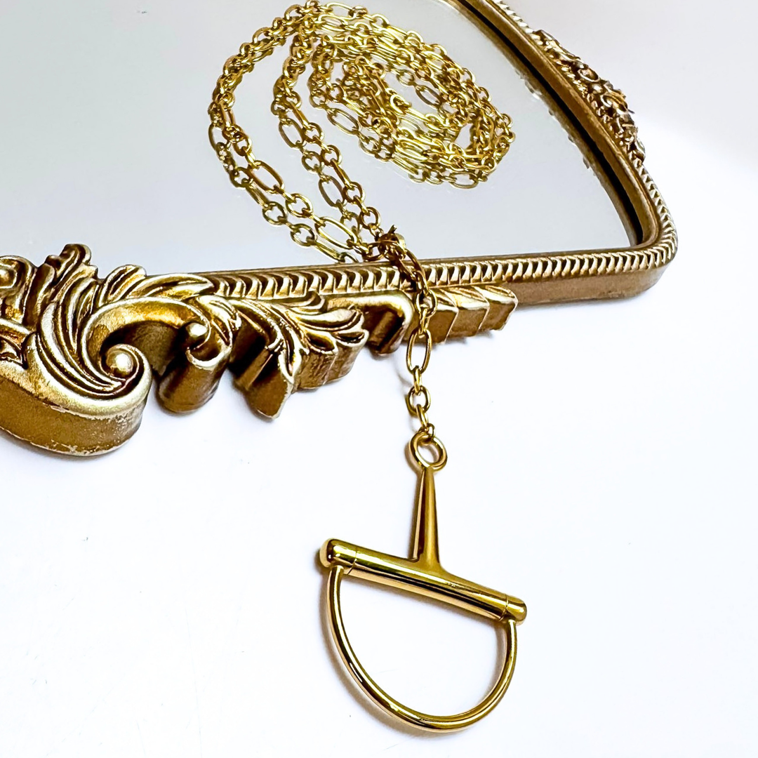 CHANSUTT PEARLS | Large Horsebit Adjustable Chain Necklace in Gold