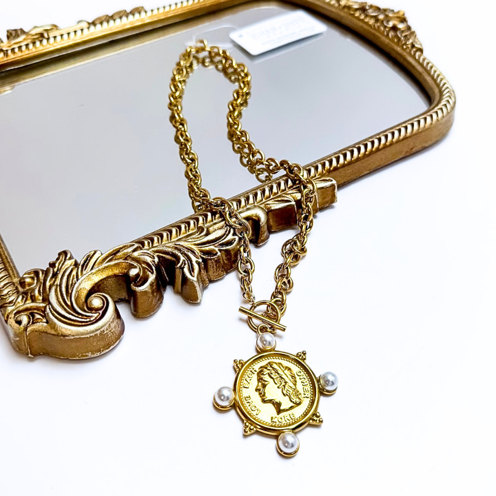 CHANSUTT PEARLS | Love Each Other More Coin Short Necklace with Pearls in Gold