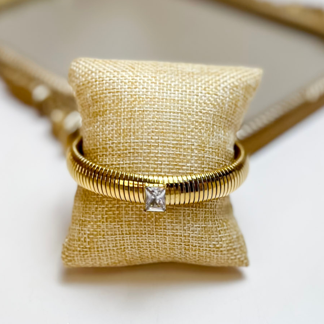 CHANSUTT PEARLS | Mack Stretchy Bracelet with Crystal Detail in Gold