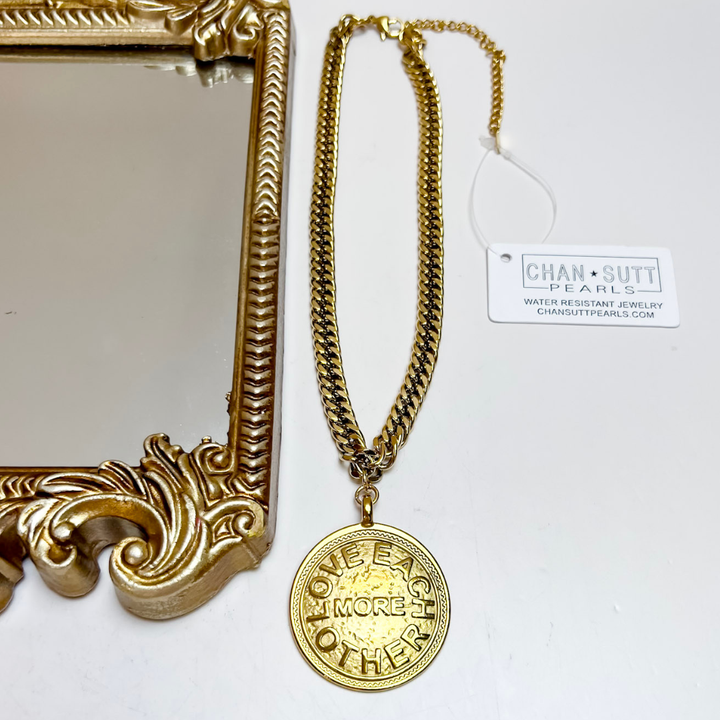 CHANSUTT PEARLS | Meredith Large Pendant Necklace in Gold