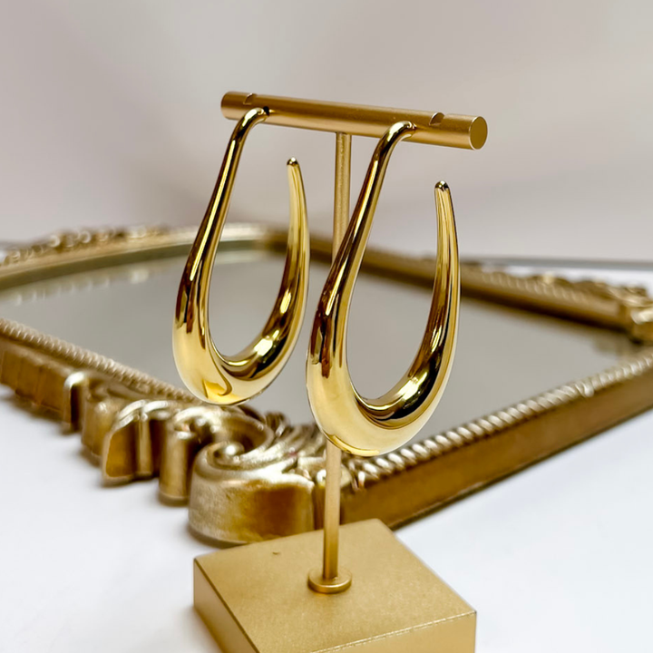 CHANSUTT PEARLS | Sophie Large Hoop Earrings in Gold