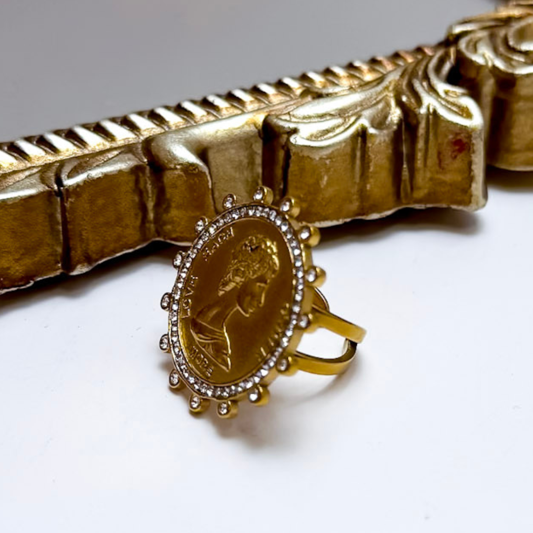 CHANSUTT PEARLS | Coin Ring with Crystal Halo in Gold