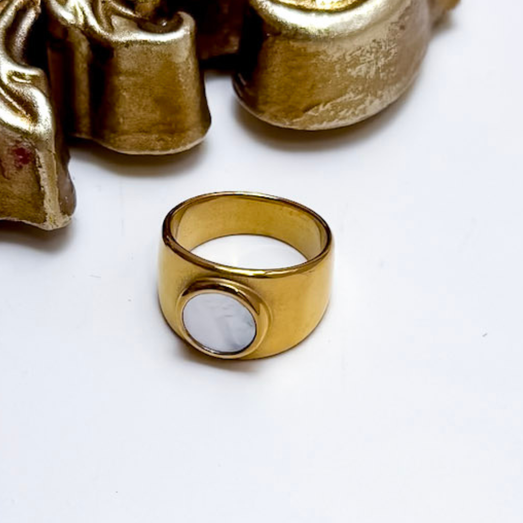CHANSUTT PEARLS | The Maya Ring in Gold