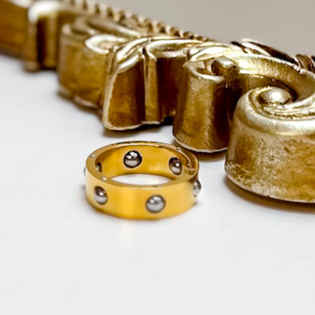 CHANSUTT PEARLS | The Willow Ring in Gold