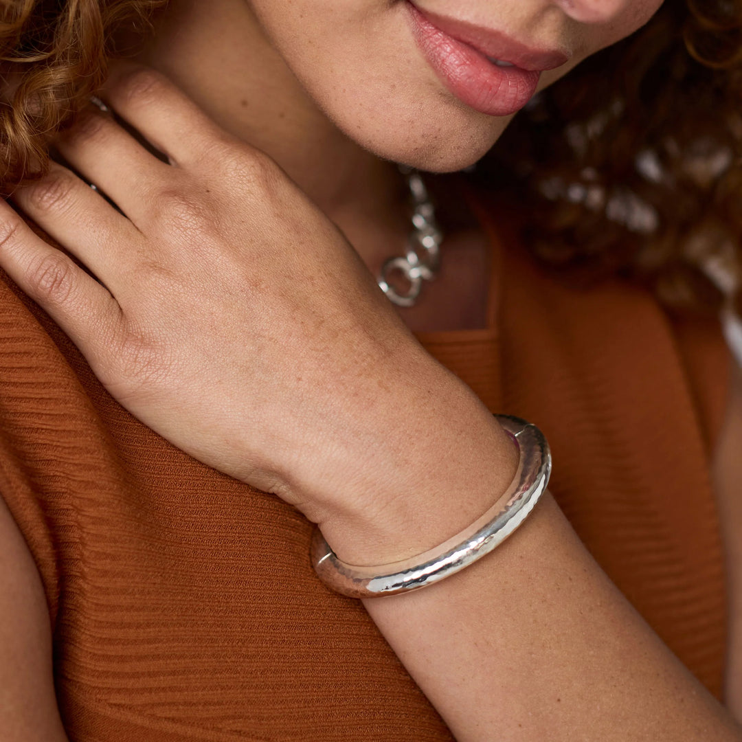 Julie Vos | Catalina Hinge Bangle in Silver