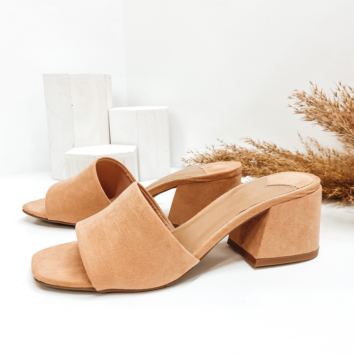 short block heels with thick suede strap 