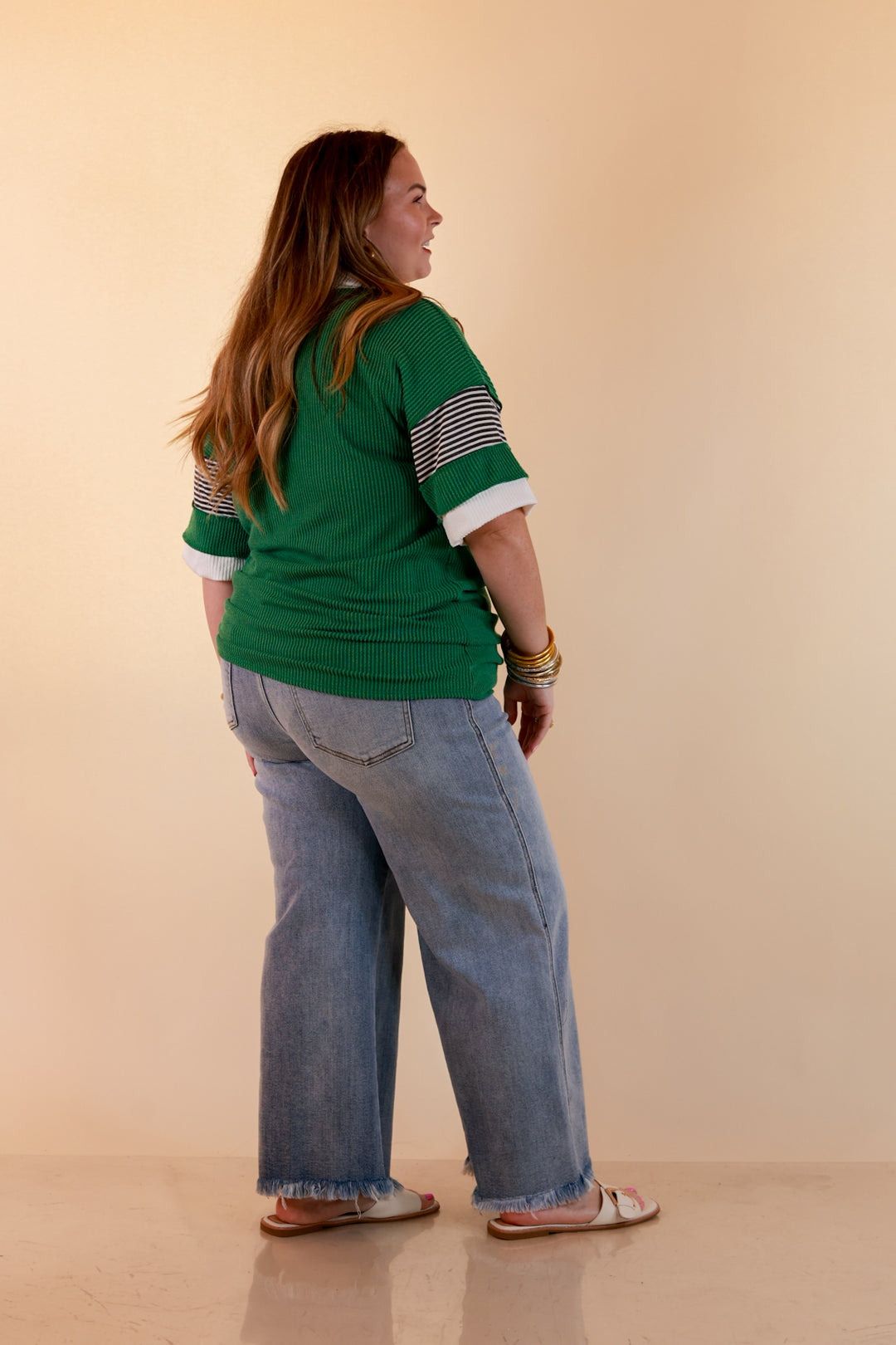 Chic by Design Ribbed Collared Top with Contrast Stripe Short Sleeves in Kelly Green