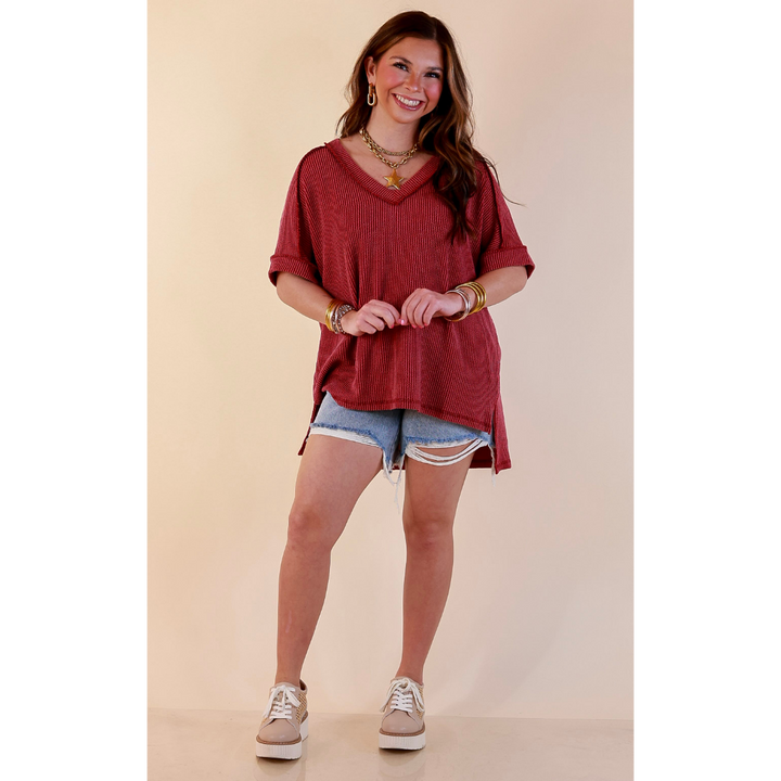 Daily Perfection V Neck Short Sleeve Ribbed Top in Maroon