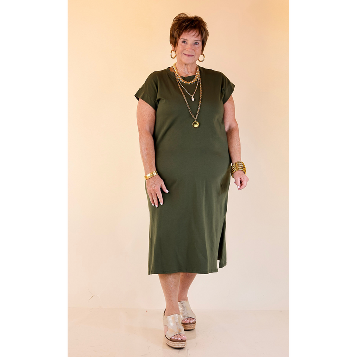 Effortlessly Lovely Short Sleeve Midi Tee Shirt Dress in Olive Green