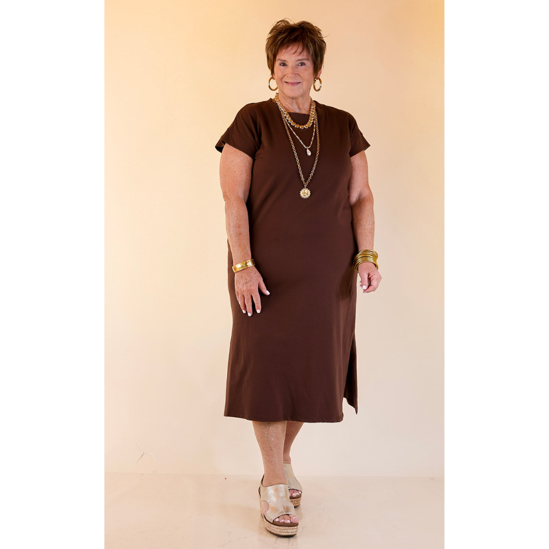 Effortlessly Lovely Short Sleeve Midi Tee Shirt Dress in Chocolate Brown
