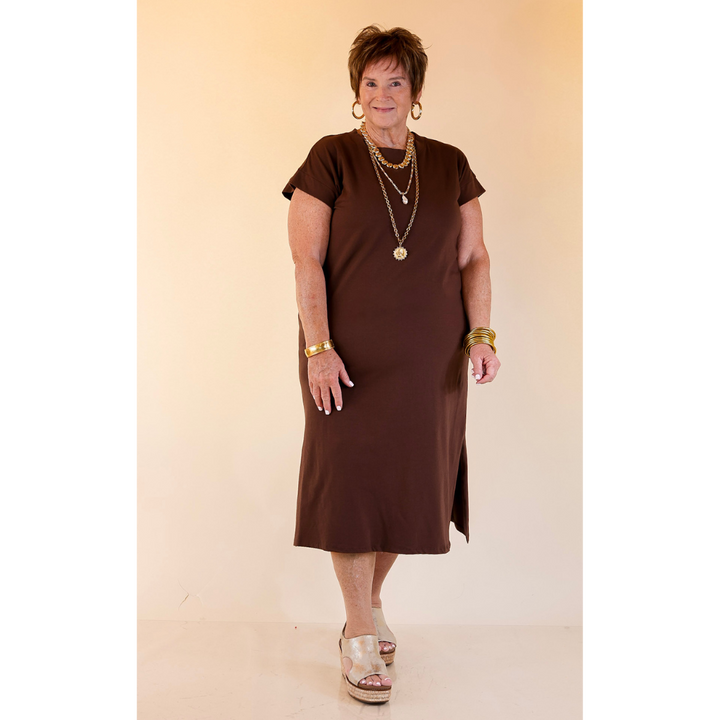 Effortlessly Lovely Short Sleeve Midi Tee Shirt Dress in Chocolate Brown