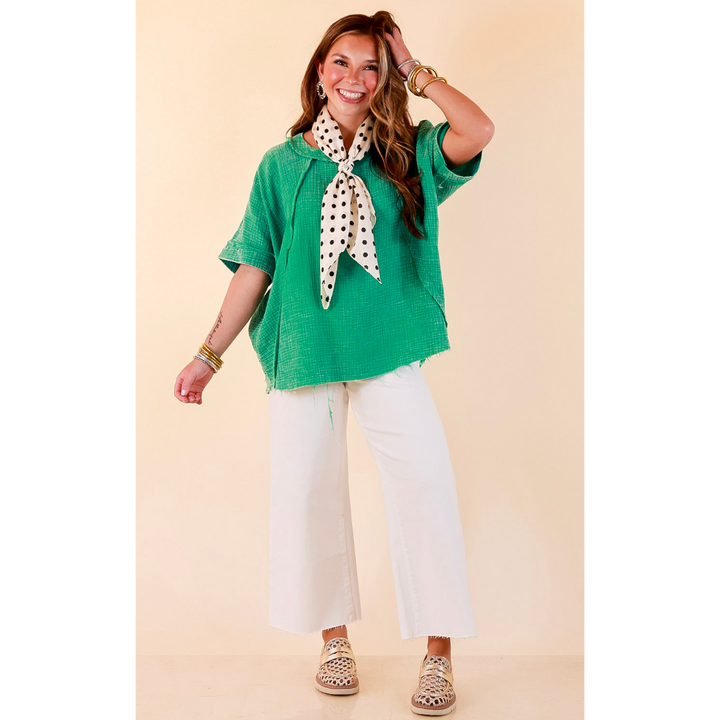 Everyday Ease Short Sleeve Linen Top with Raw Hem Edges in Kelly Green