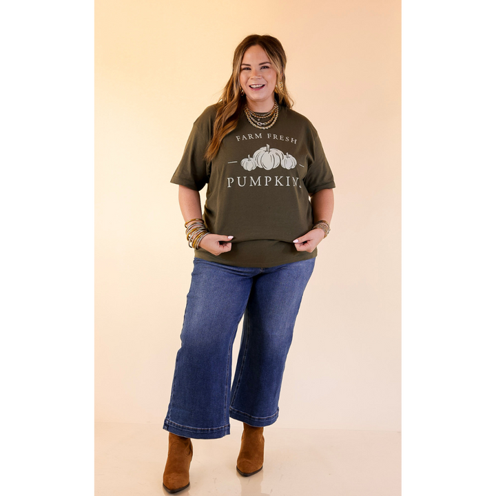 Farm Fresh Pumpkins Short Sleeve Graphic Tee in Dark Olive Green