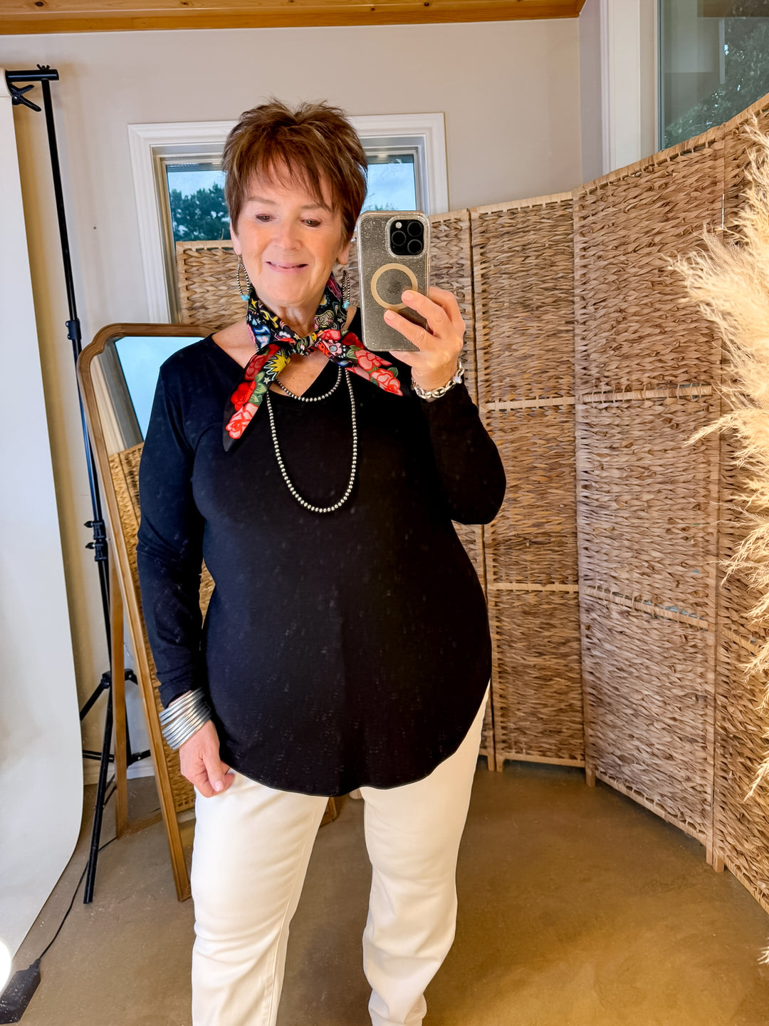 Simple V Neck Solid Long Sleeve Tee in Black