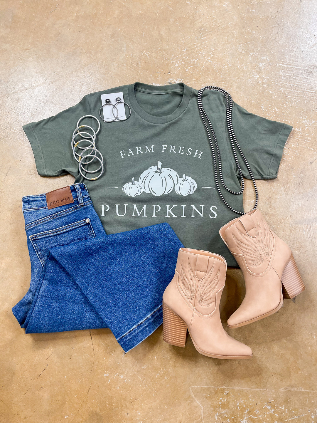 Farm Fresh Pumpkins Short Sleeve Graphic Tee in Dark Olive Green