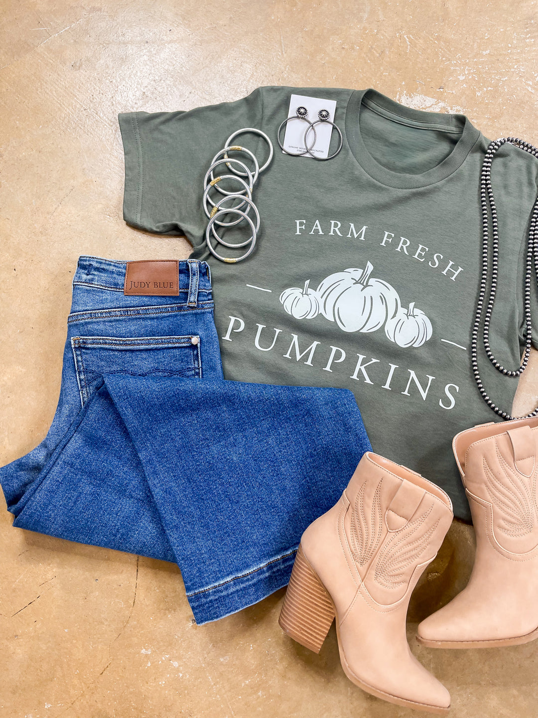 Farm Fresh Pumpkins Short Sleeve Graphic Tee in Dark Olive Green