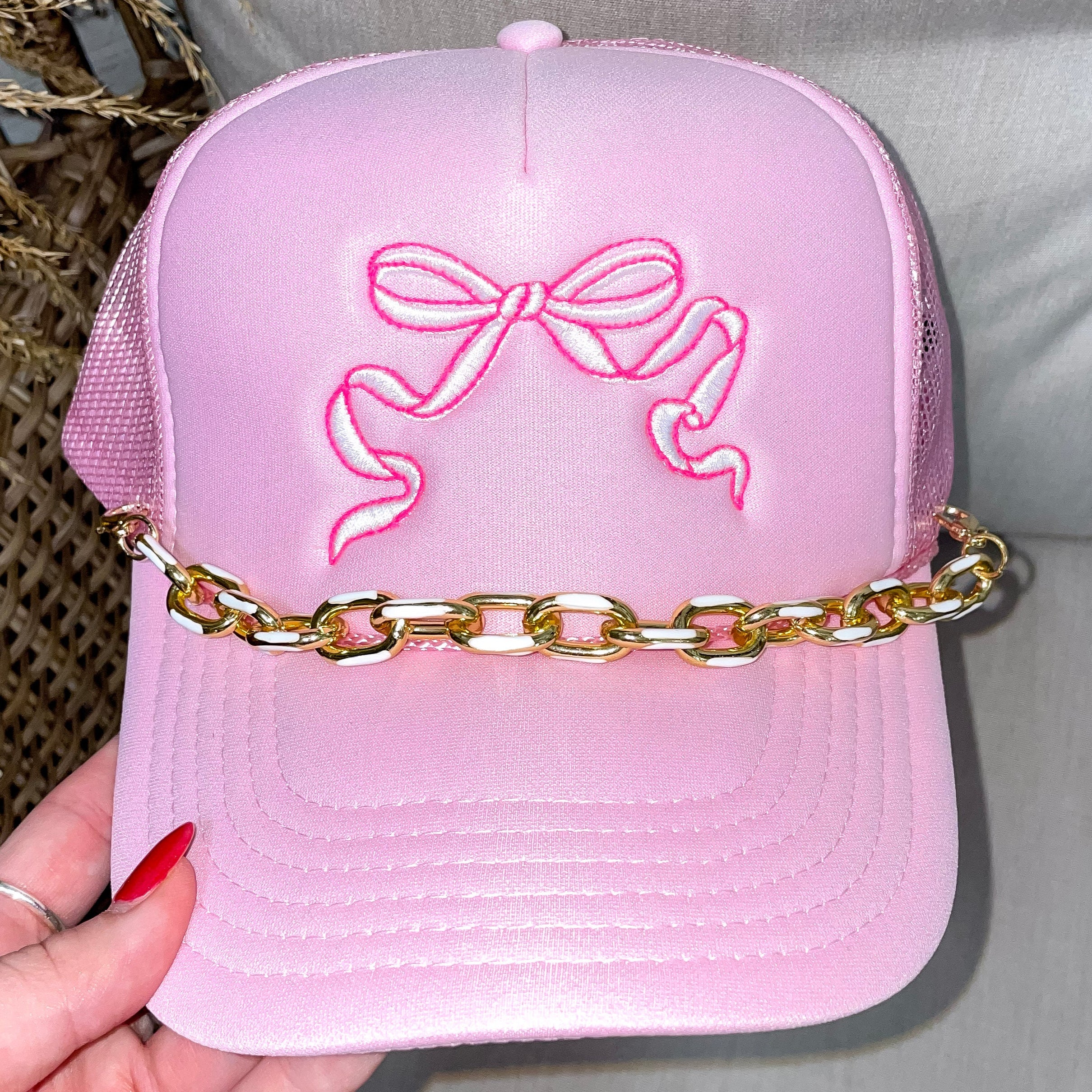 Trucker Hat Chain in Gold and White