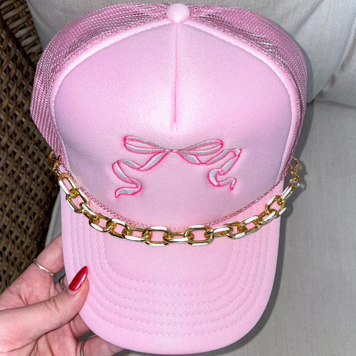 Trucker Hat Chain in Gold and White