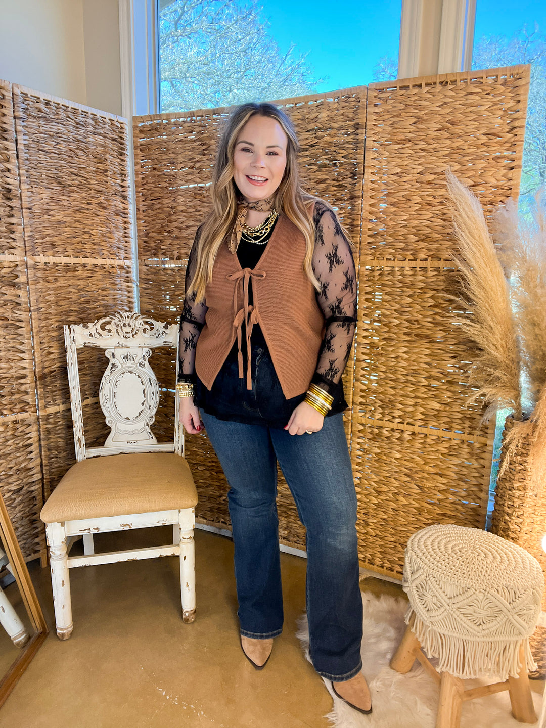 Pretty and Poised Floral Print Lace Top with Ruffle Peter Pan Collar in Black