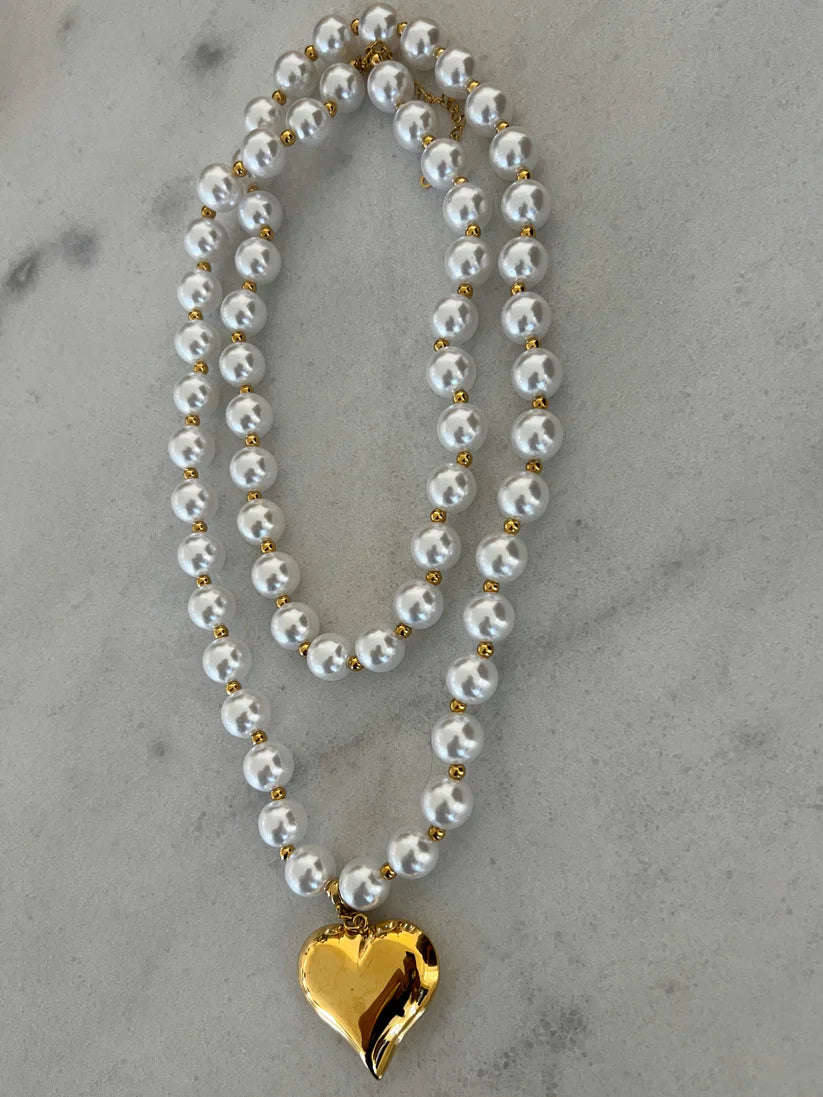 CHANSUTT PEARLS | Wrap Around Pearl Heart Necklace in Gold