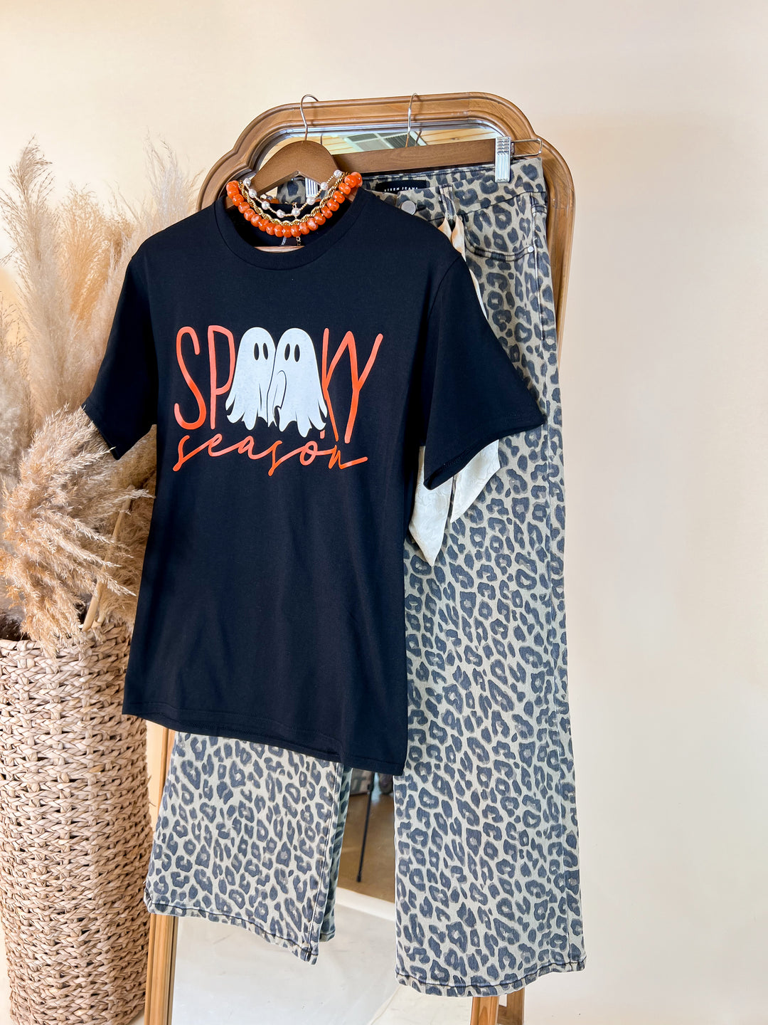 Spooky Season Ghost Short Sleeve Graphic Tee in Black