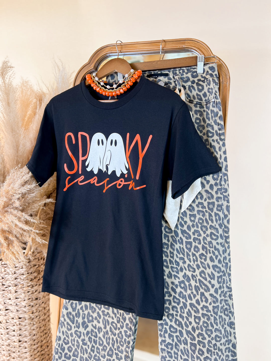 Spooky Season Ghost Short Sleeve Graphic Tee in Black