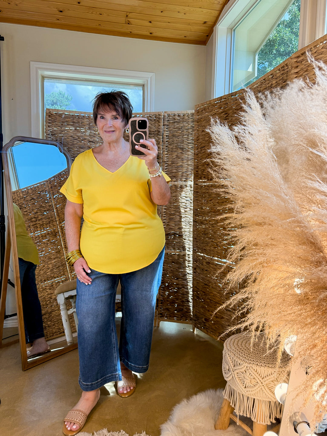 Short Sleeve V Neck Top in Yellow