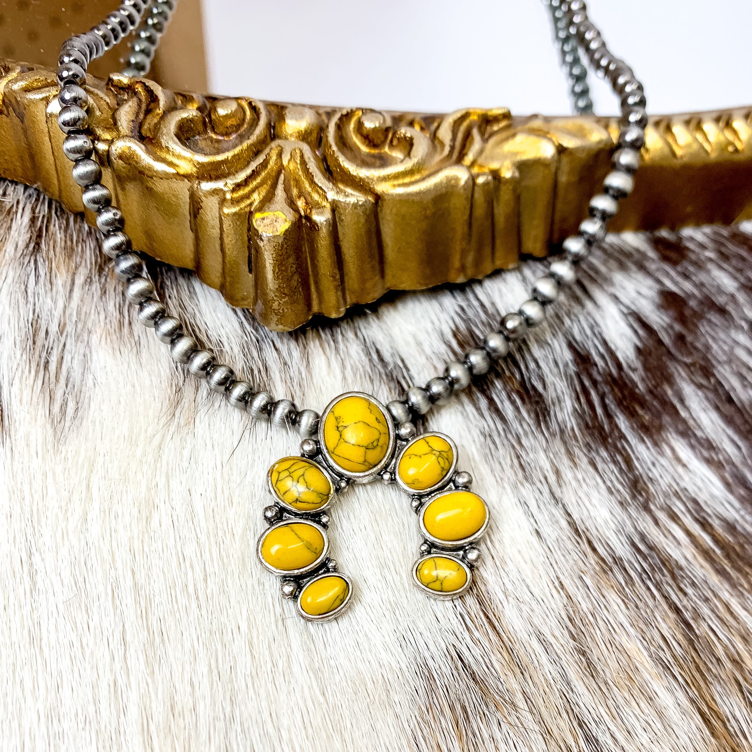Small Silver Tone Faux Navajo Pearl Choker Necklace with Yellow Stone Naja Pendant