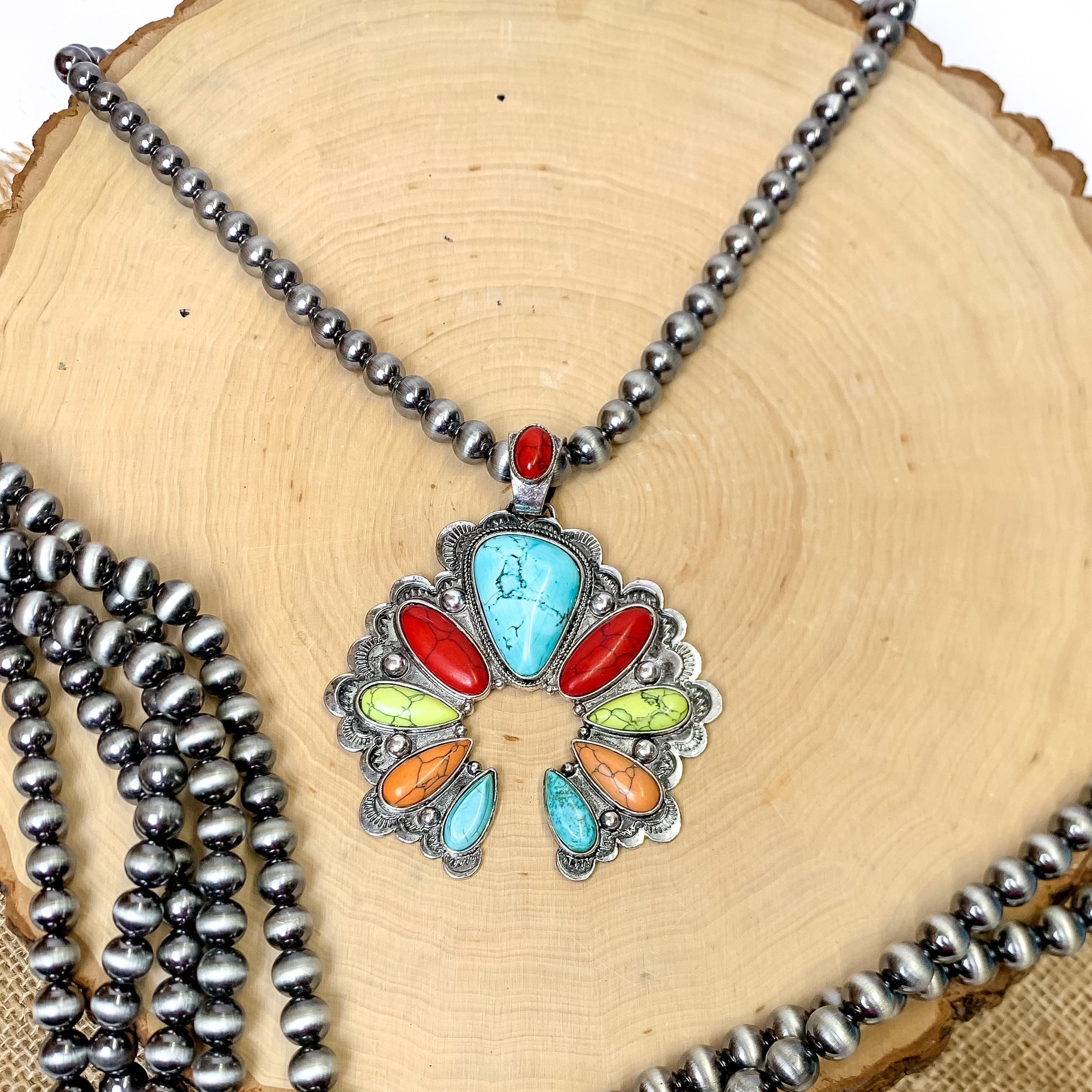 Faux Navajo Pearl Necklace with Multicolor Naja Pendant