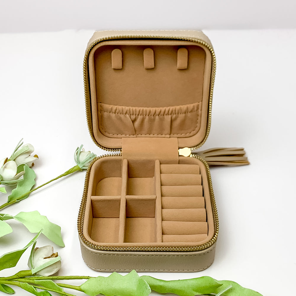 Hollis | Mini Jewelry Organizer in Nude - Giddy Up Glamour Boutique