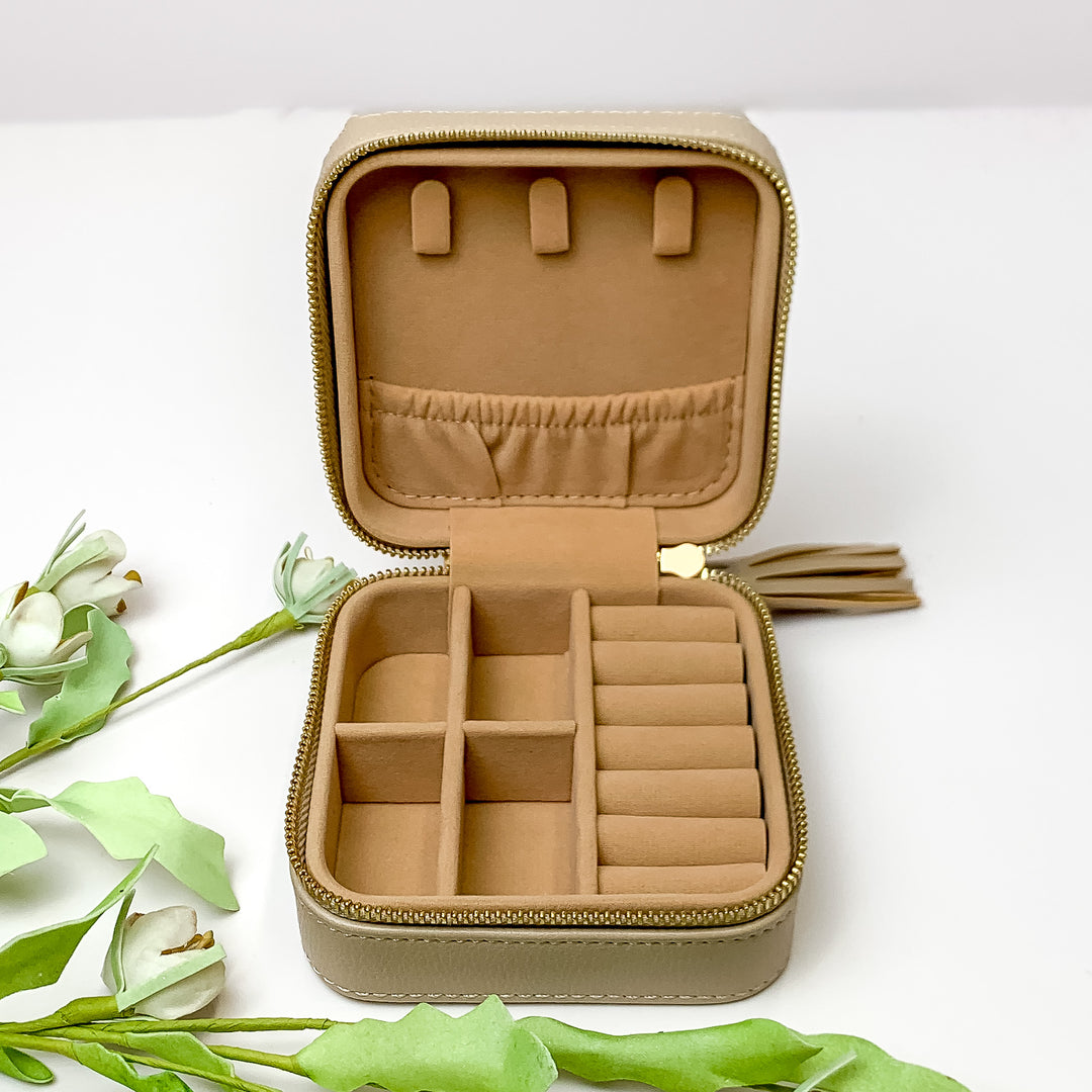 Hollis | Mini Jewelry Organizer in Nude - Giddy Up Glamour Boutique