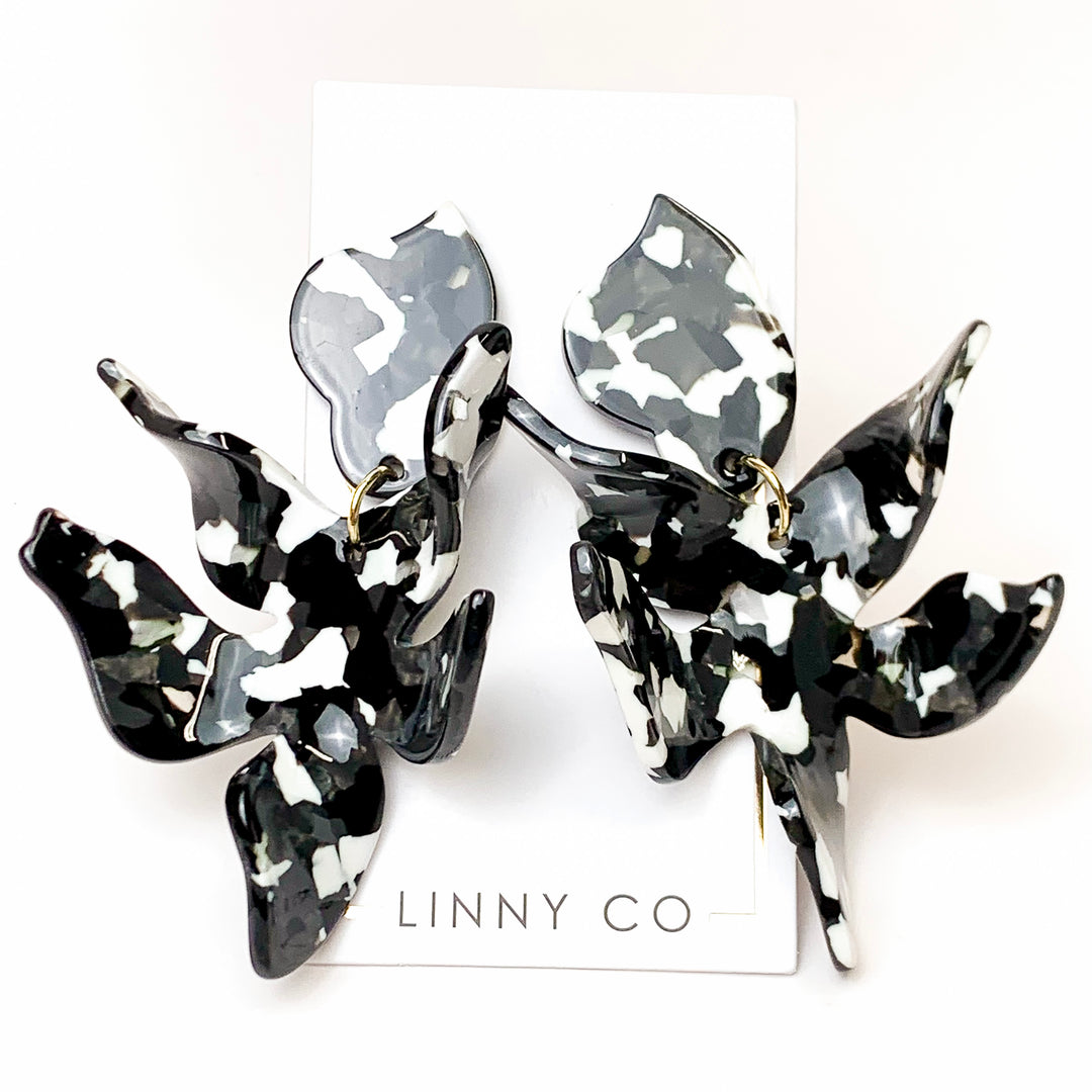 Linny Co | Flora Drop Earrings in Black and White