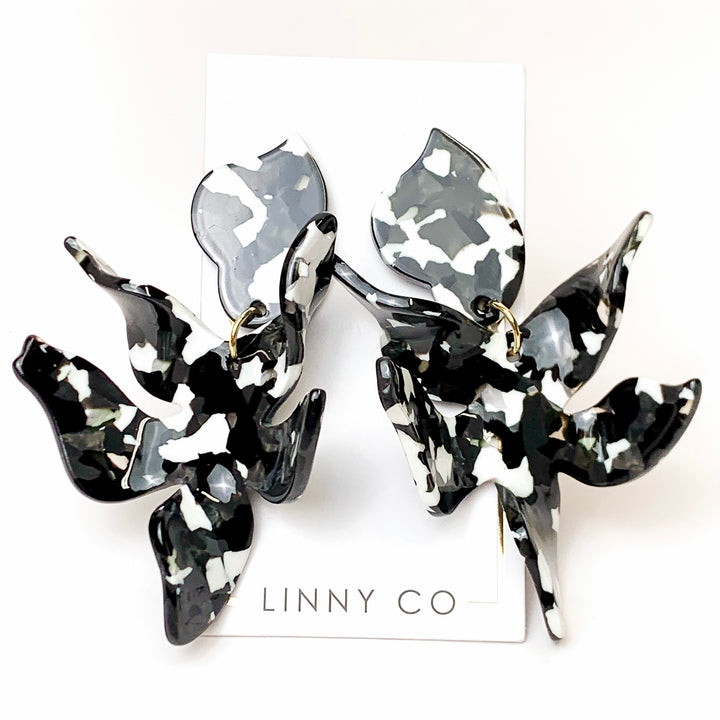 Linny Co | Flora Drop Earrings in Black and White