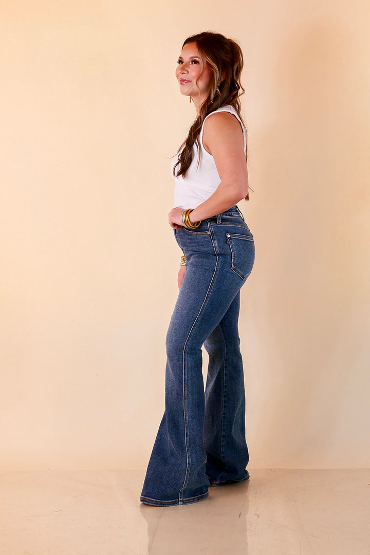 Judy Blue Good as Gold Flare Jeans in Medium Wash