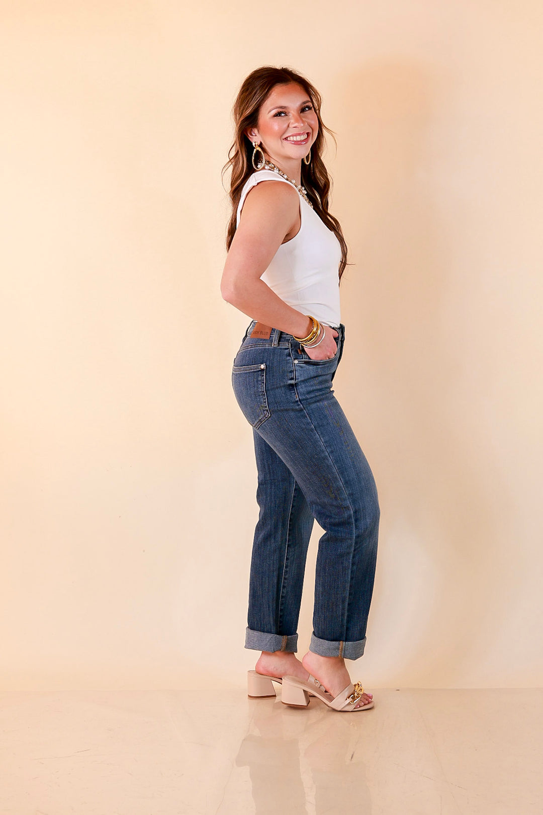 Judy Blue Roll With It Cuffed Boyfriend Jeans in Medium Wash