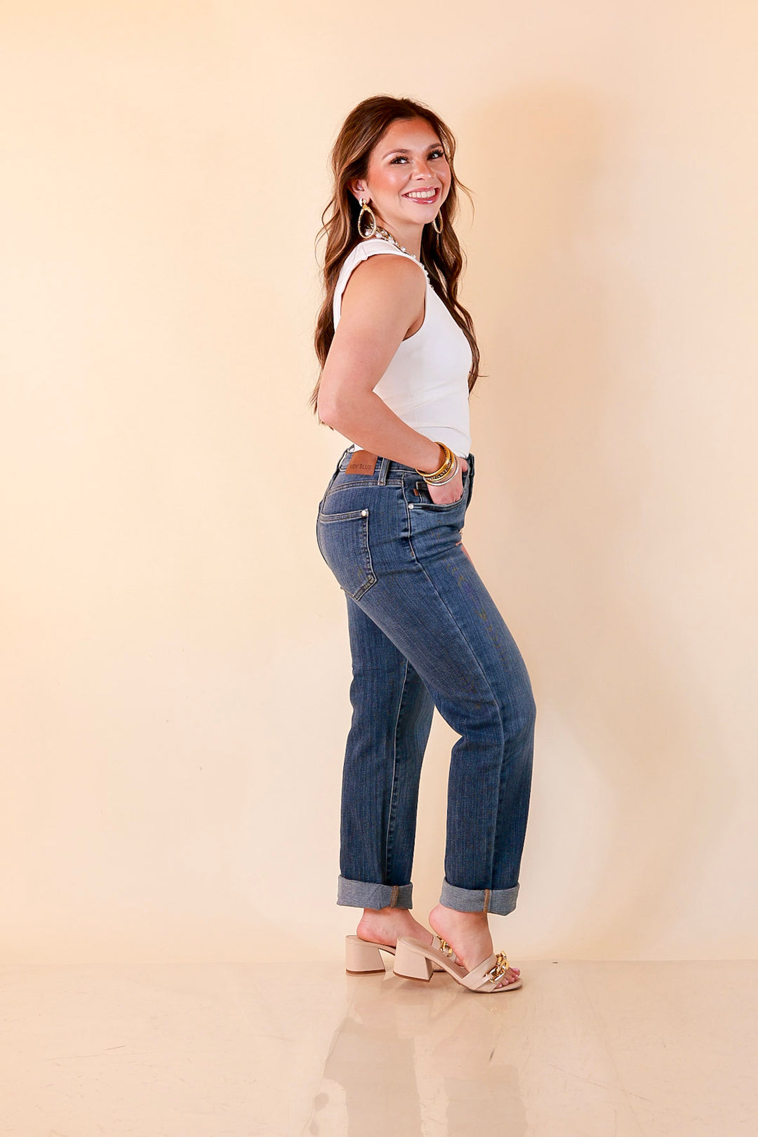 Judy Blue Roll With It Cuffed Boyfriend Jeans in Medium Wash