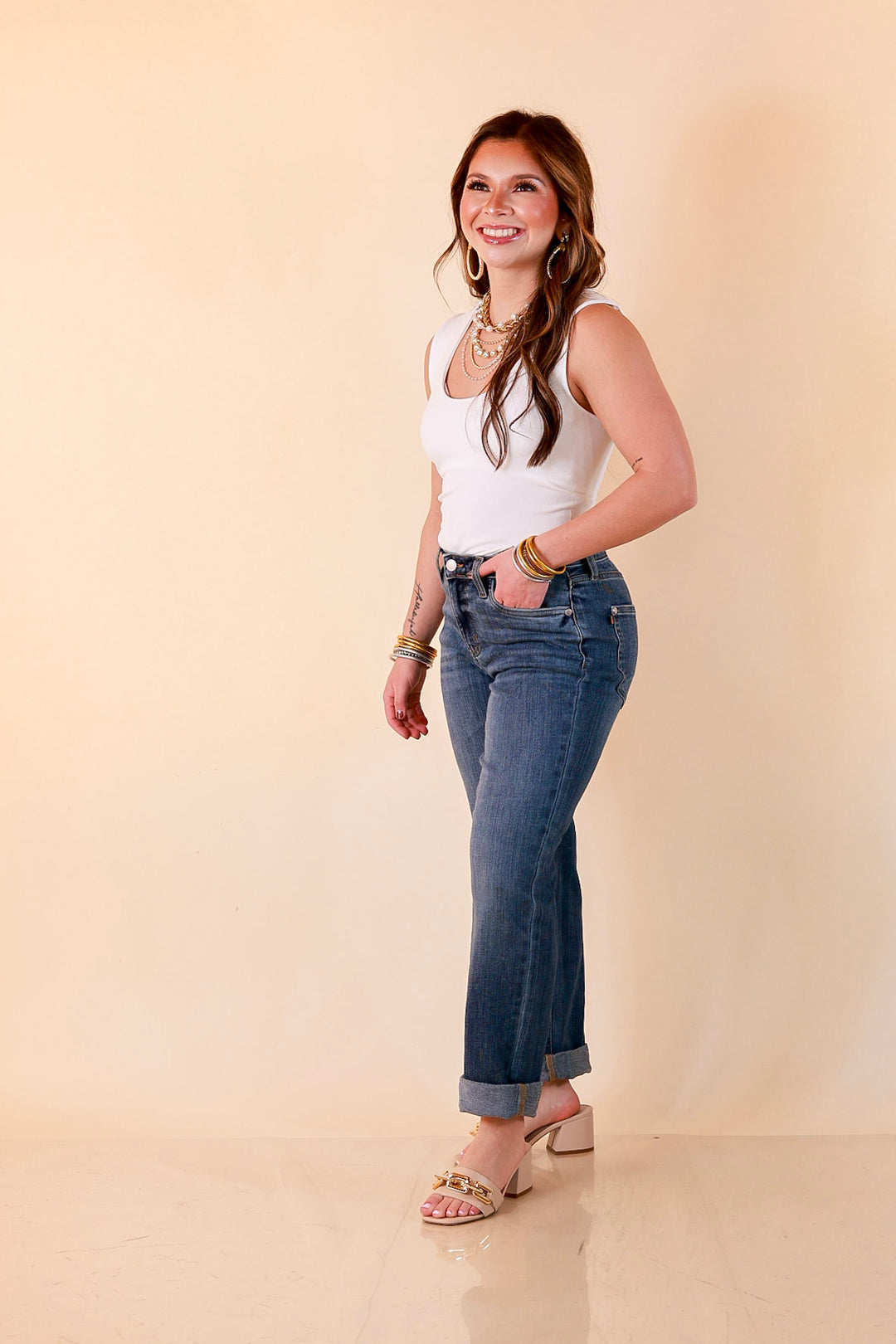 Judy Blue Roll With It Cuffed Boyfriend Jeans in Medium Wash