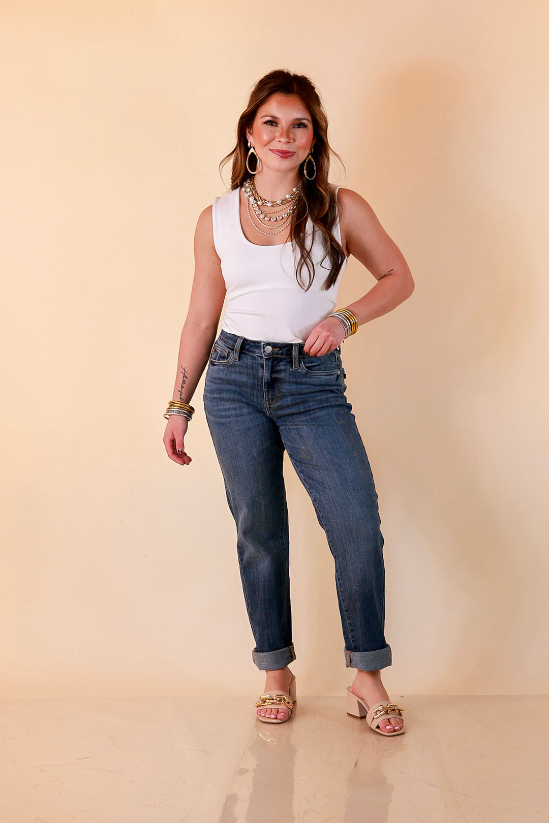 Judy Blue Roll With It Cuffed Boyfriend Jeans in Medium Wash