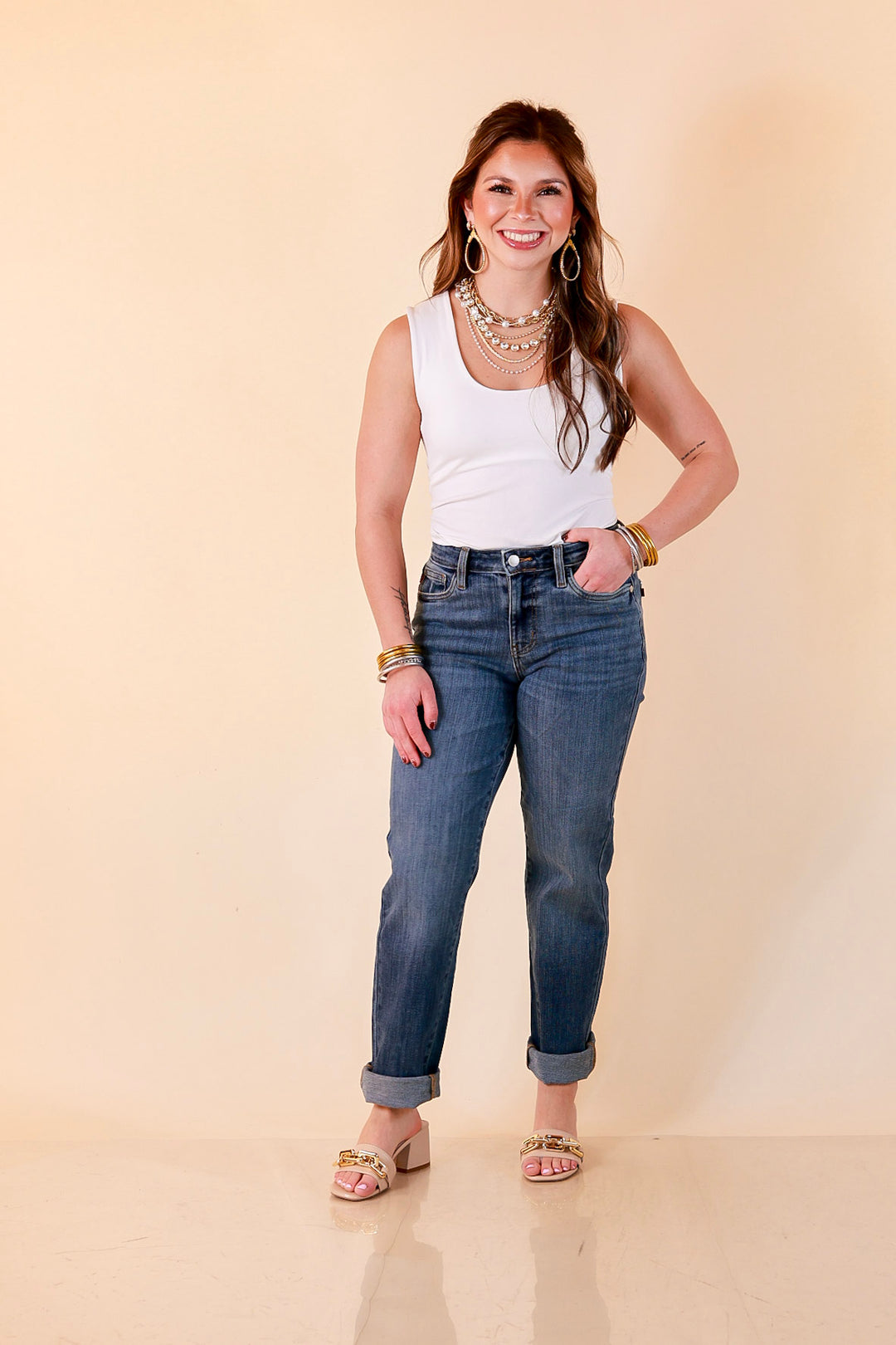 Judy Blue Roll With It Cuffed Boyfriend Jeans in Medium Wash