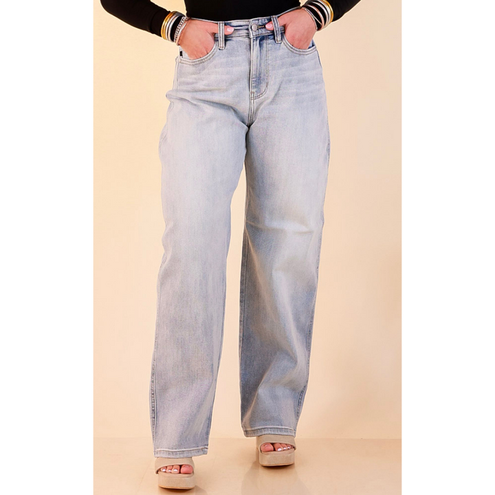 Judy Blue | Ahead of the Curve Marlow Arc Relaxed Wide Leg Barrel Jeans in Light Vintage Wash