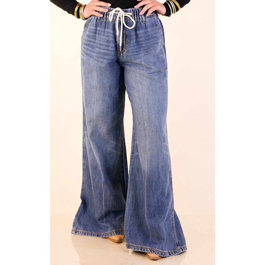 Judy Blue | Made to Move Wide Leg Palazzo Featherweight Elastic Waistband Jeans in Dark Wash