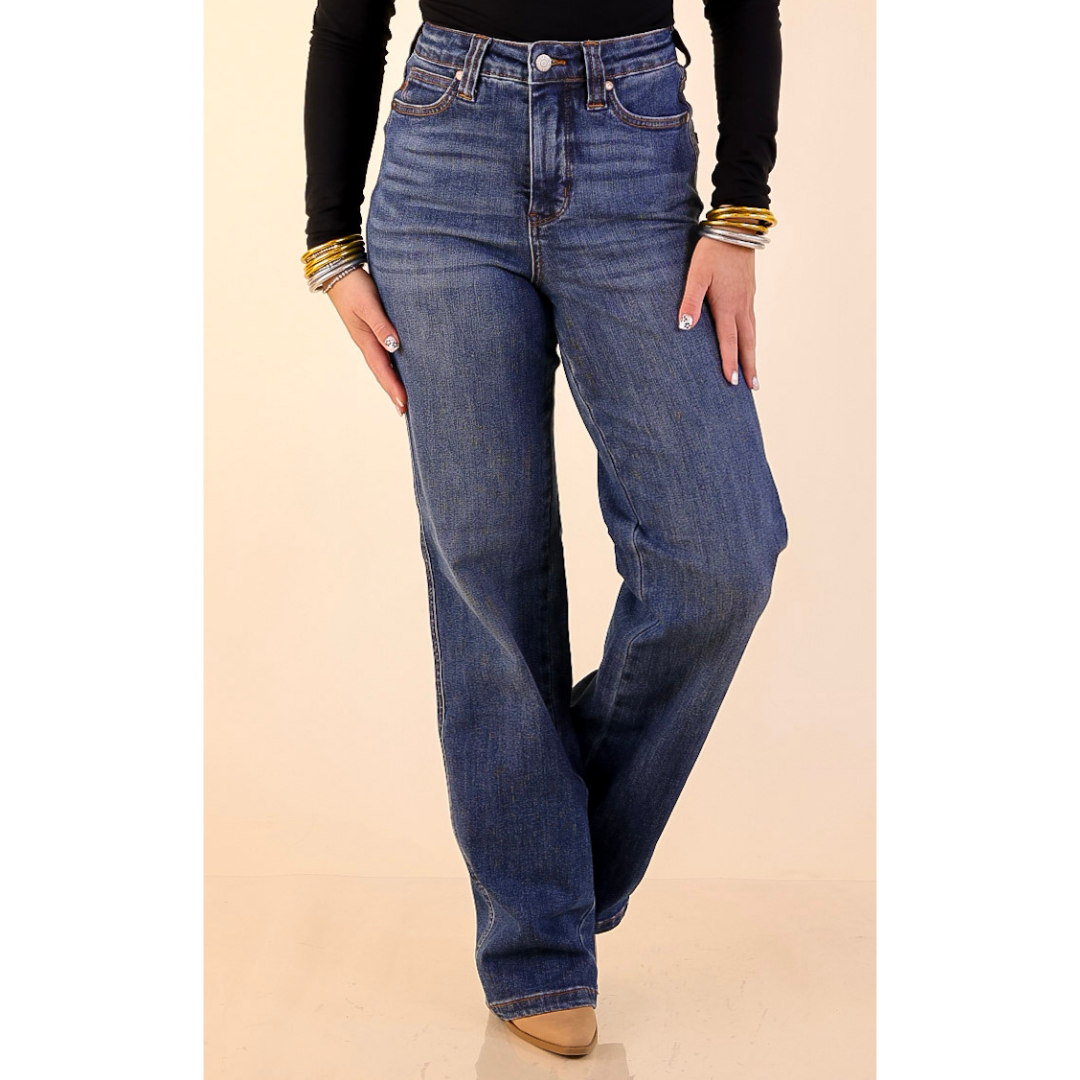Judy Blue | Perfect Foundation Tummy Control Straight Leg Jean in Medium Wash
