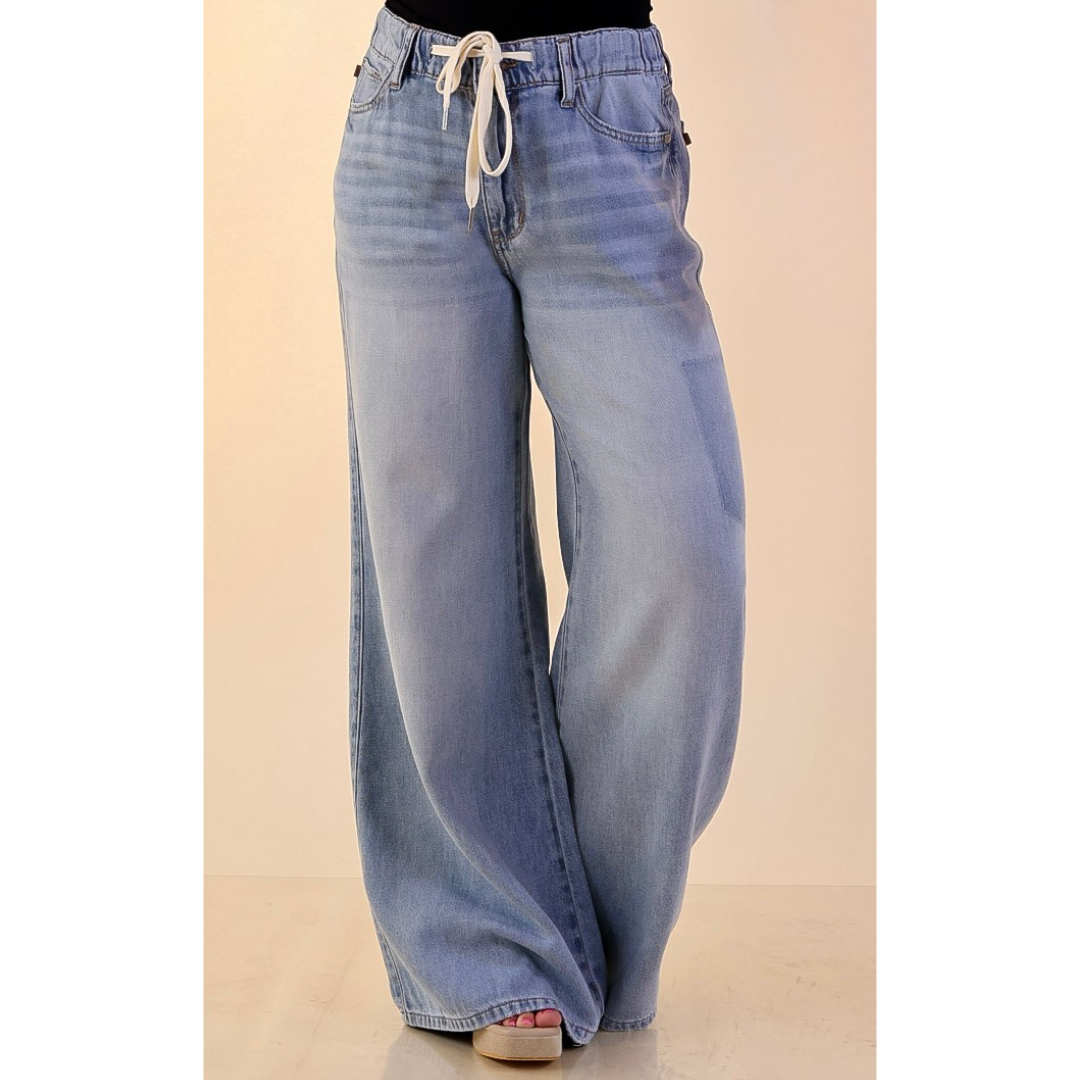 Judy Blue | Smooth Moves Wide Leg Palazzo Featherweight Elastic Waistband Jeans in Light Wash