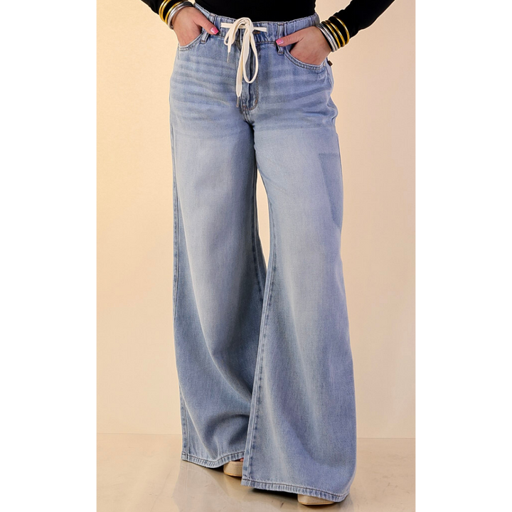Judy Blue | Smooth Moves Wide Leg Palazzo Featherweight Elastic Waistband Jeans in Light Wash
