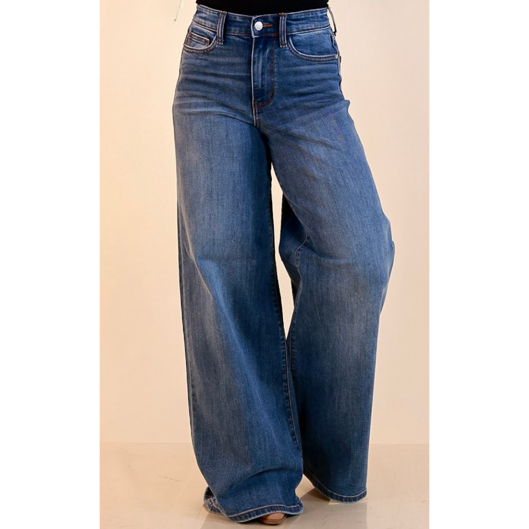 Judy Blue | Smooth Silhouette Wide Leg Palazzo Jeans in Medium Wash