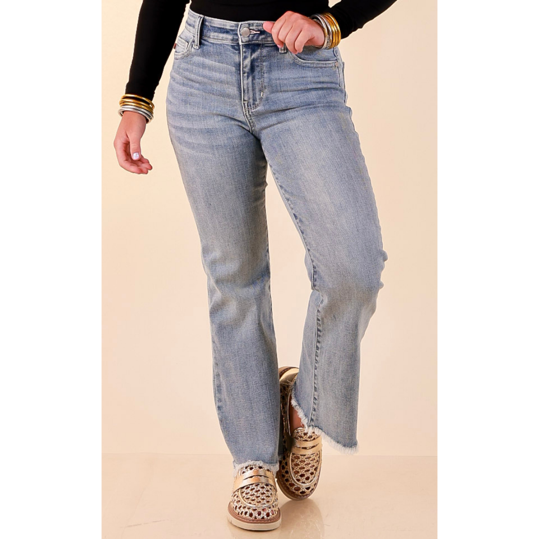 Judy Blue | Worth Repeating Cropped Kick Flare Jean in Light Wash